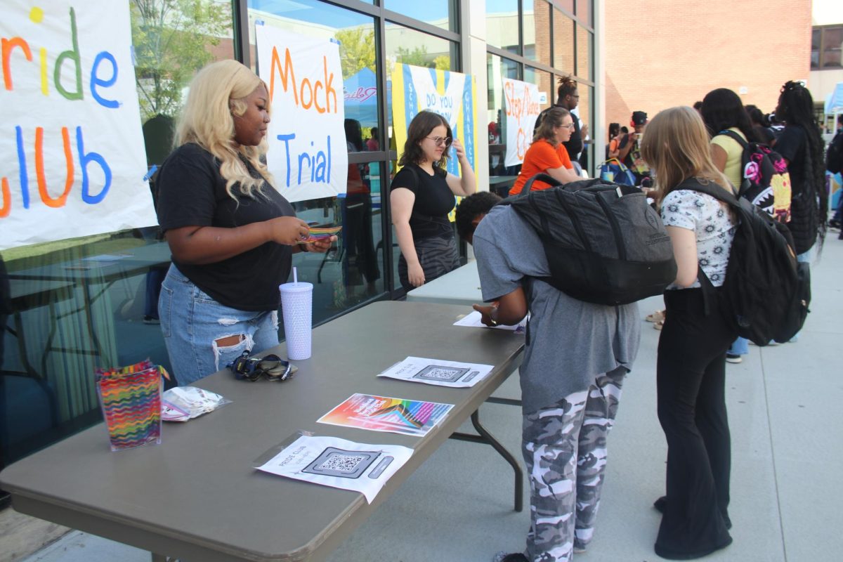 Students sign up for Pride Club