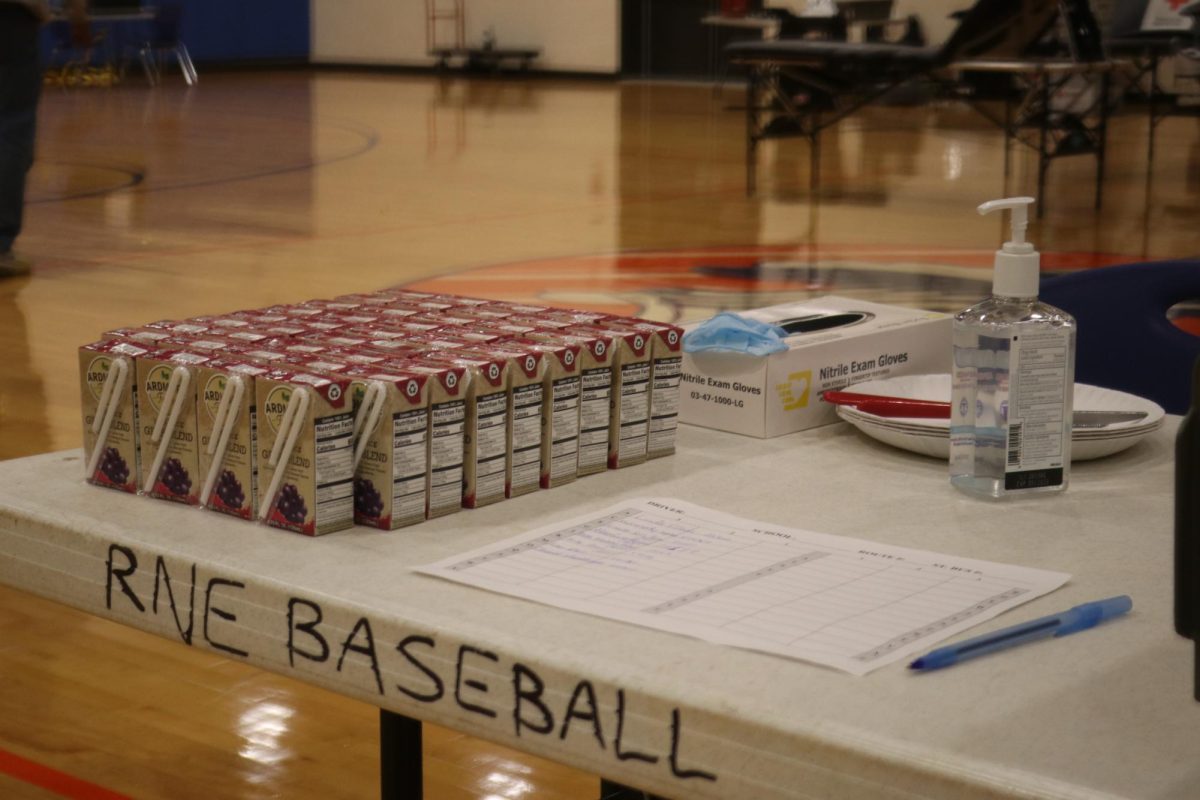 In addition to a peanut butter and jelly sandwich, donors could choose from various snacks: fruits, juices, Cheez-its, and much more.
