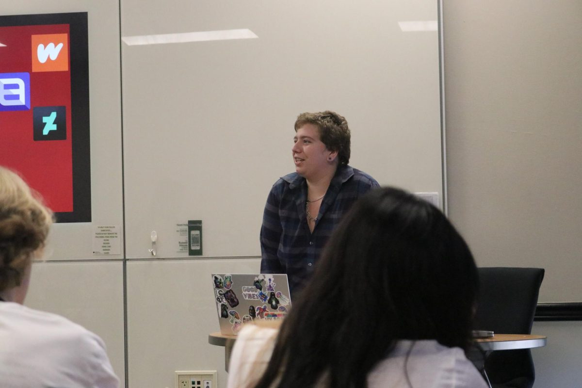  Lisa Thornton, Laurens District 55 High School senior, teaches “Fan-fiction: How to build your fiction writing skills” class.
