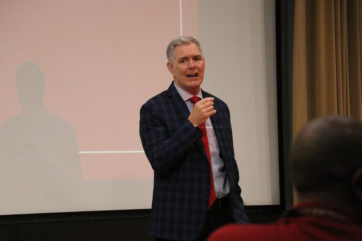The award ceremony begins with a speech from Tom Reichert, Dean of the College of Information and Communications.

