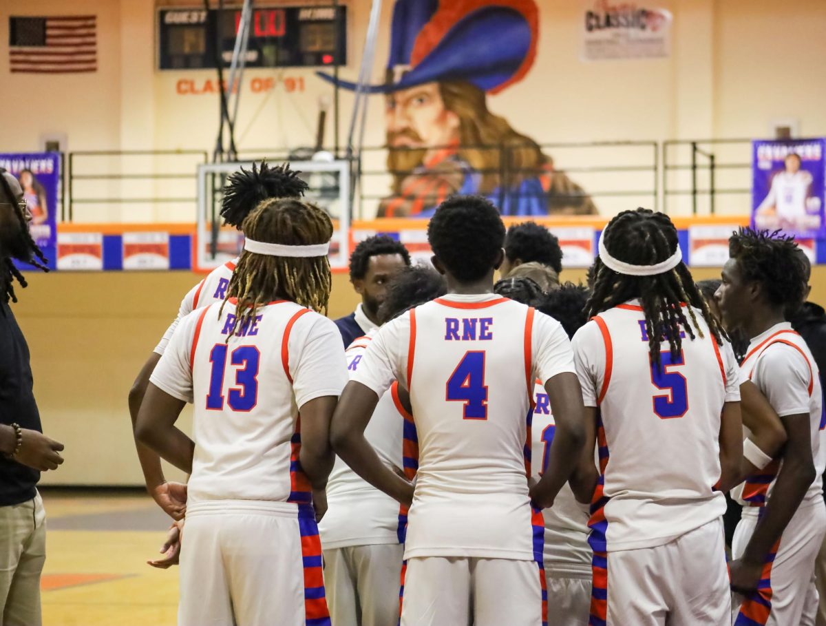The Richland Northeast boys basketball team.

El equipo de baloncesto masculino de Richland Northeast.
