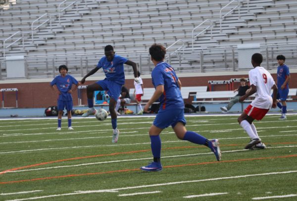 Sophomore Nigel Jones plays in a game against South Pointe HS.